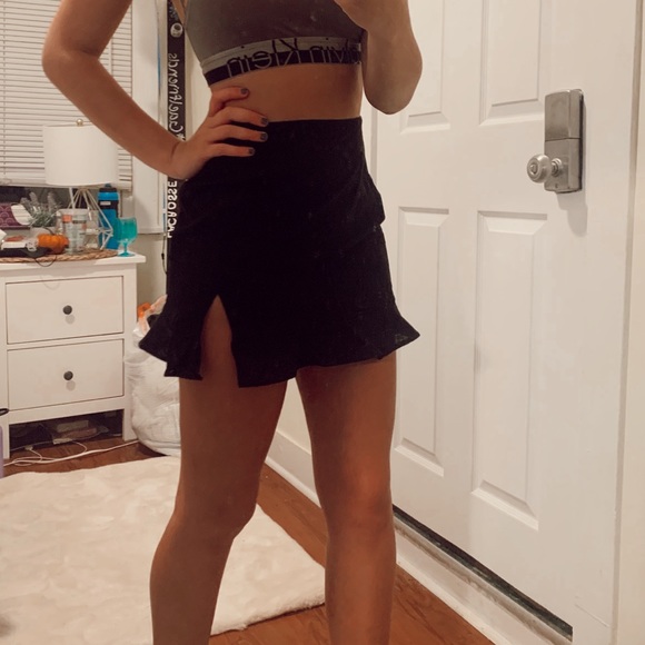 SHEIN Dresses & Skirts - *FREE IF YOU BUNDLE: SHEIN split ruffle hem skirt
